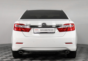 Подержанный автомобиль Toyota Camry Sedan 2013 года (6 фото)