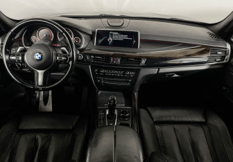 Подержанный автомобиль BMW X5 2014 года (12 фото)