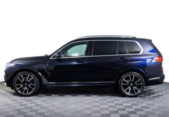 Подержанный автомобиль BMW X7 2019 года (8 фото)