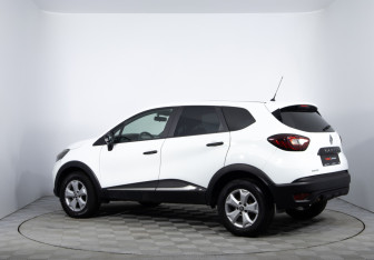 Подержанный автомобиль Renault Kaptur 2018 года (7 фото)