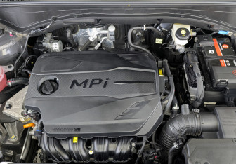 Подержанный автомобиль Hyundai Santa Fe 2022 года (9 фото)