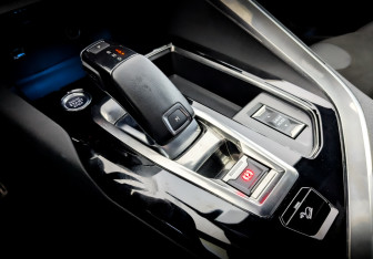 Подержанный автомобиль Peugeot 3008 2021 года (30 фото)