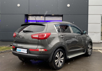 Подержанный автомобиль Kia Sportage 2012 года (8 фото)
