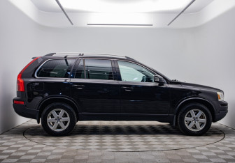 Подержанный автомобиль Volvo XC90 2010 года (4 фото)
