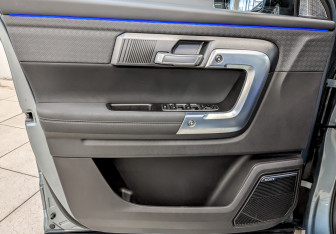 Подержанный автомобиль Jaecoo J7 2024 года (19 фото)