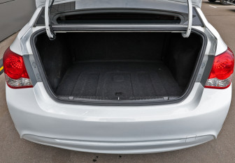 Подержанный автомобиль Chevrolet Cruze Sedan 2013 года (9 фото)