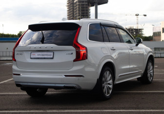 Подержанный автомобиль Volvo XC90 2017 года (5 фото)