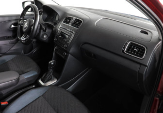 Подержанный автомобиль Volkswagen Polo Sedan 2020 года (10 фото)