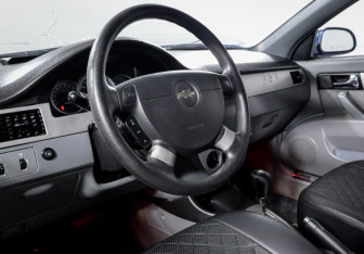 Подержанный автомобиль Chevrolet Lacetti Sedan 2008 года (14 фото)