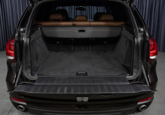 Подержанный автомобиль BMW X5 2014 года (9 фото)