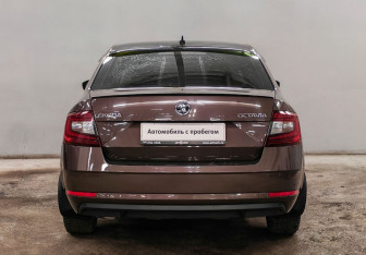 Подержанный автомобиль Skoda Octavia Liftback 2017 года (5 фото)