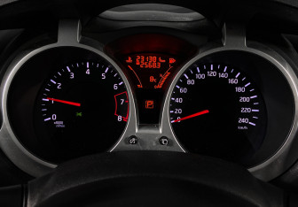 Подержанный автомобиль Nissan Juke 2014 года (13 фото)