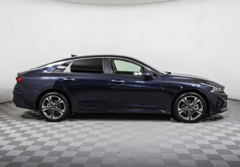 Подержанный автомобиль Kia K5 2021 года (4 фото)
