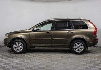 Подержанный автомобиль Volvo XC90 2012 года (8 фото)