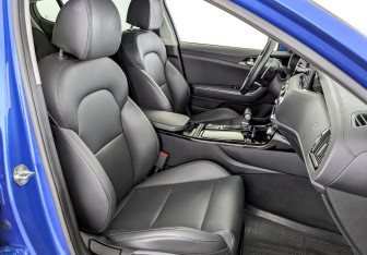 Подержанный автомобиль Kia Stinger 2021 года (24 фото)