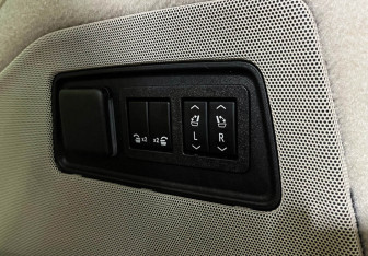 Подержанный автомобиль Cadillac Escalade Suv 2021 года (31 фото)