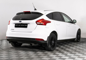 Подержанный автомобиль Ford Focus Hatchback 2019 года (3 фото)