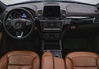 Подержанный автомобиль Mercedes-Benz GLE 2017 года (14 фото)
