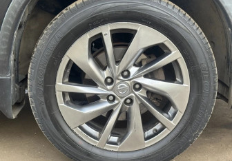 Подержанный автомобиль Nissan X-Trail 2015 года (15 фото)