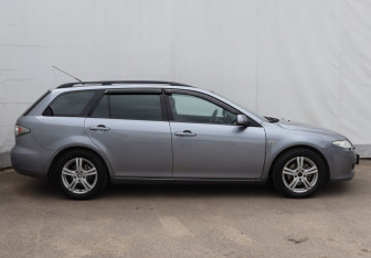 Подержанный автомобиль Mazda 6 Wagon 2005 года (7 фото)