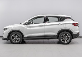 Подержанный автомобиль Geely Coolray 2023 года (8 фото)