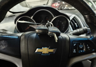 Подержанный автомобиль Chevrolet Cruze Sedan 2014 года (15 фото)