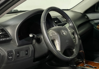 Подержанный автомобиль Toyota Camry Sedan 2011 года (13 фото)