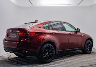 Подержанный автомобиль BMW X6 2011 года (5 фото)