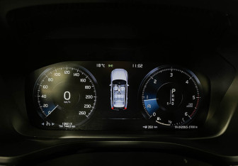 Подержанный автомобиль Volvo XC60 2019 года (11 фото)