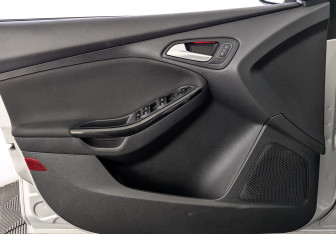 Подержанный автомобиль Ford Focus Wagon 2018 года (19 фото)