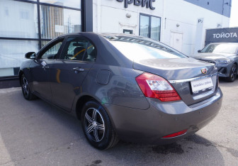 Подержанный автомобиль Geely Emgrand EC7 Sedan 2012 года (7 фото)