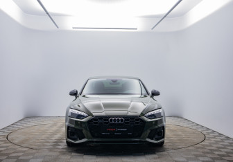 Подержанный автомобиль Audi A5 Coupe 2020 года (2 фото)