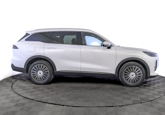 Подержанный автомобиль Chery Tiggo 9 2024 года (4 фото)