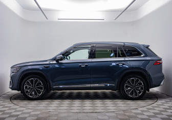 Подержанный автомобиль Geely Monjaro 2025 года (8 фото)