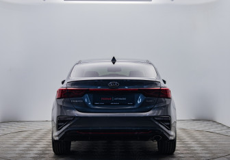 Подержанный автомобиль Kia Cerato Sedan 2021 года (4 фото)