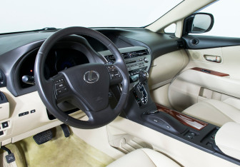 Подержанный автомобиль Lexus RX 2011 года (40 фото)