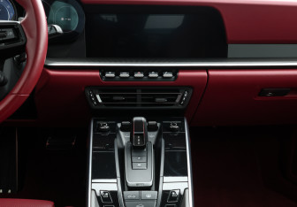 Подержанный автомобиль Porsche 911 Coupe 2023 года (15 фото)