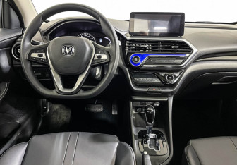 Подержанный автомобиль Changan Alsvin 2023 года (12 фото)