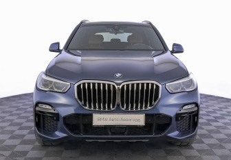 Подержанный автомобиль BMW X5 2021 года (2 фото)