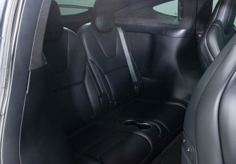 Подержанный автомобиль Tesla Model X 2018 года (14 фото)