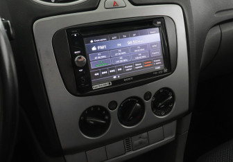 Подержанный автомобиль Ford Focus Sedan 2008 года (9 фото)