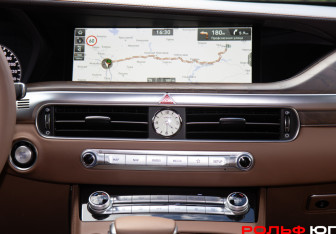 Подержанный автомобиль Genesis G90 2020 года (17 фото)