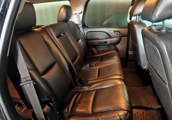 Подержанный автомобиль Chevrolet Tahoe 2012 года (11 фото)