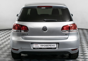 Подержанный автомобиль Volkswagen Golf Hatchback 2011 года (6 фото)