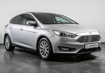 Подержанный автомобиль Ford Focus Hatchback 2017 года (3 фото)