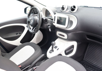 Подержанный автомобиль Smart Forfour 2016 года (10 фото)