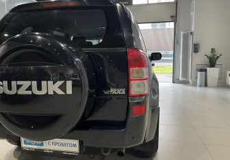 Подержанный автомобиль Suzuki Grand Vitara 2009 года (8 фото)