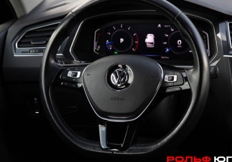 Подержанный автомобиль Volkswagen Tiguan 2019 года (15 фото)