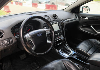 Подержанный автомобиль Ford Mondeo Sedan 2012 года (12 фото)