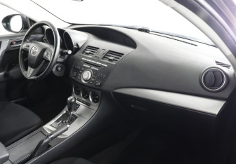 Подержанный автомобиль Mazda 3 Hatchback 2010 года (6 фото)